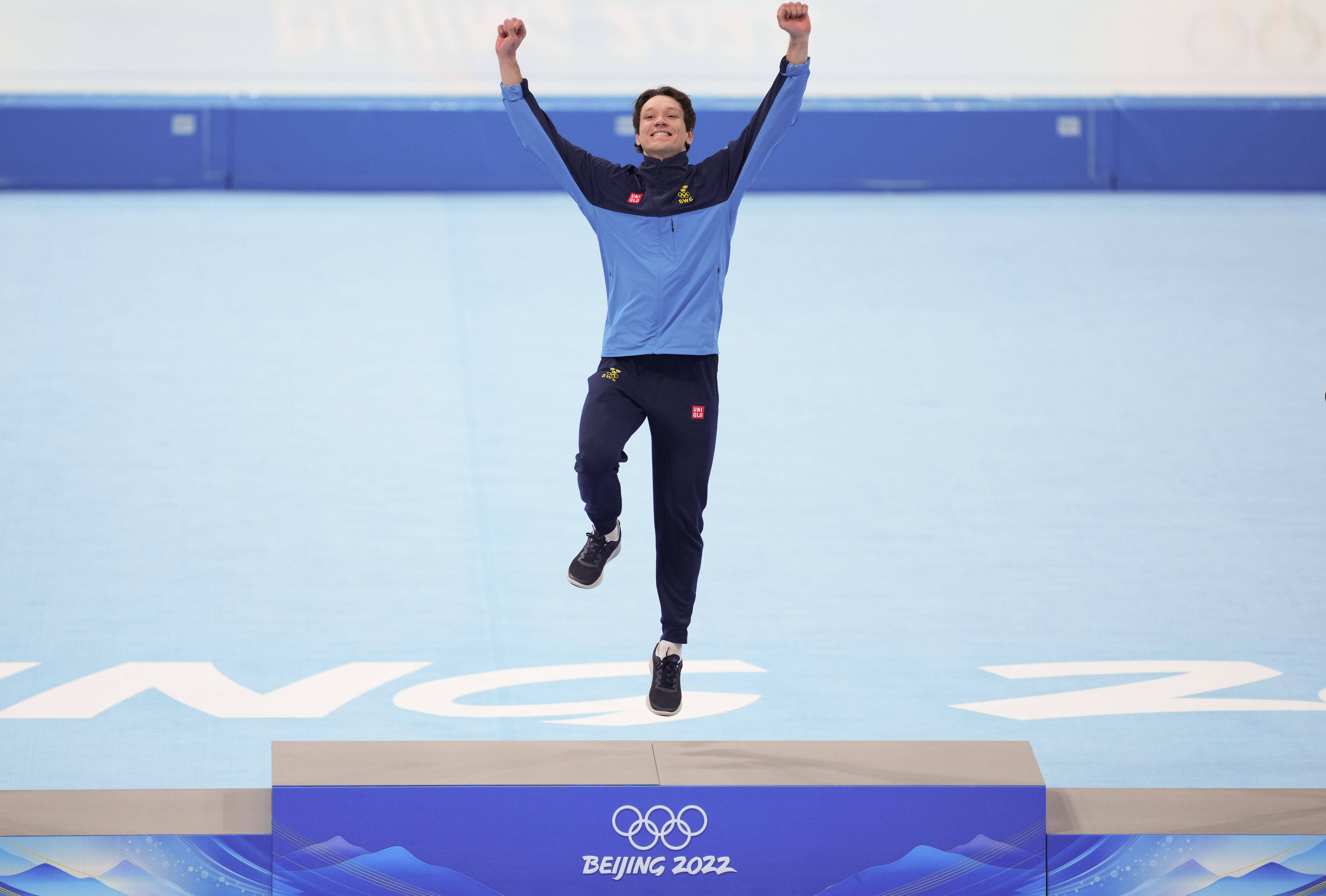 关于龙游凤舞!游泳比赛中选手的技术与速度的信息 关于龙游凤舞!游泳比赛中选手的技术与速度的信息