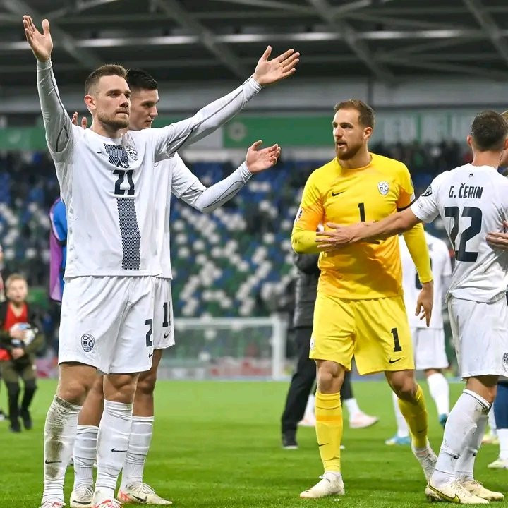 包含欧国联斯洛文尼亚喜获胜利的词条