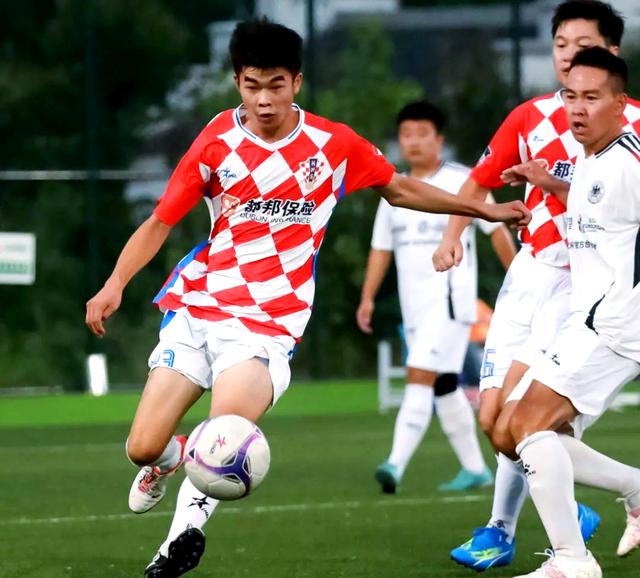 世俱杯奖金-关于一场足球盛宴掀起浪潮,球员表现抢眼的信息