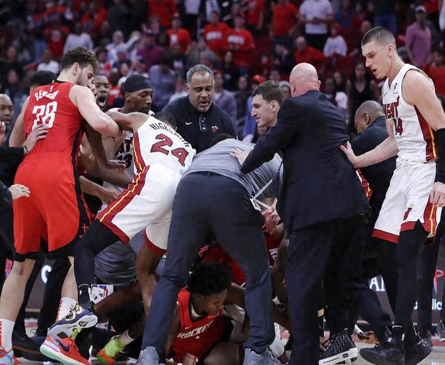 火箭队主教练赛后表态，拒绝接受责任指责