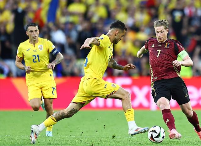 荷兰力克比利时，晋级半决赛