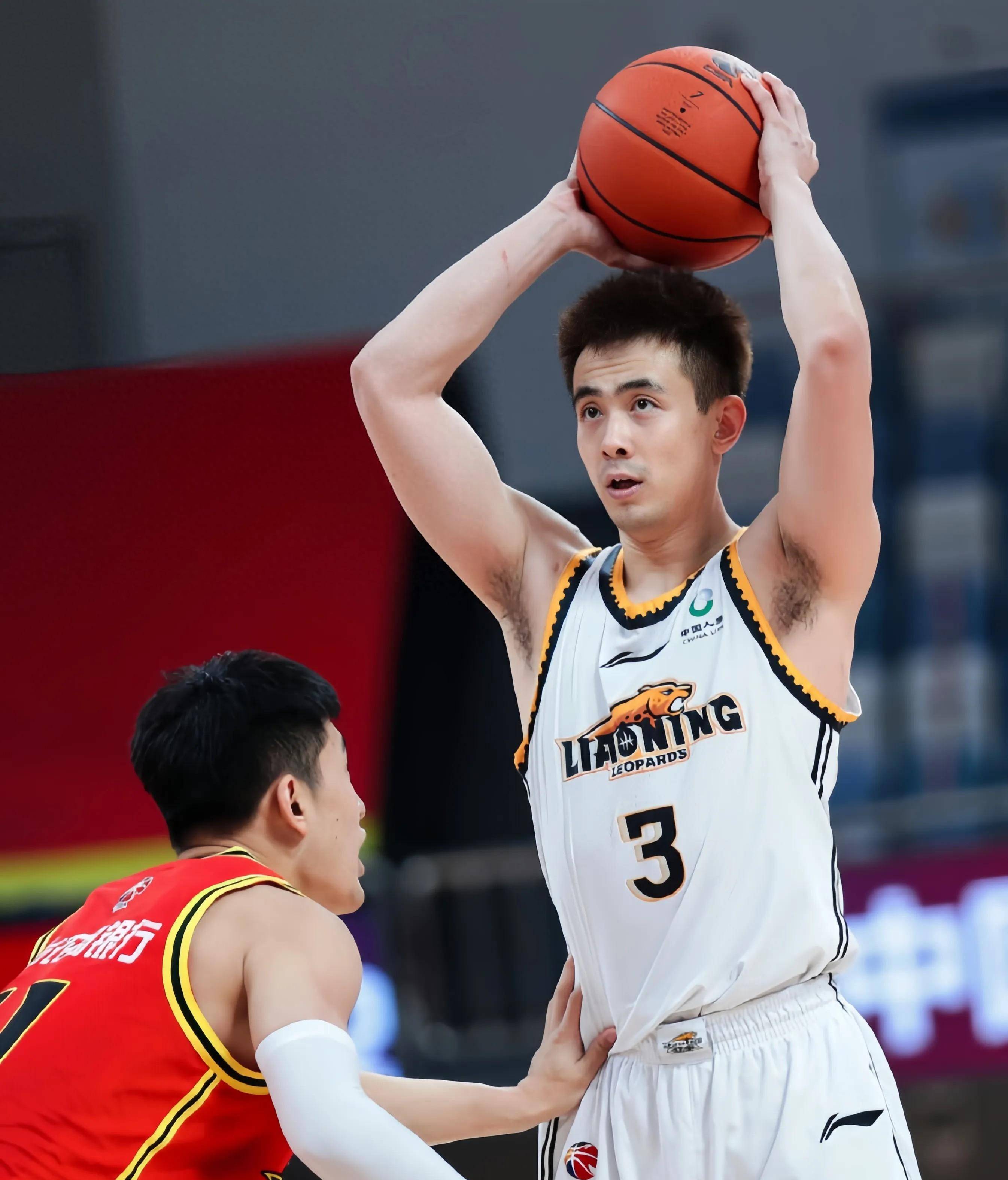 世俱杯参赛资格-江苏队在激烈比赛中取得连胜，实力不容小觑