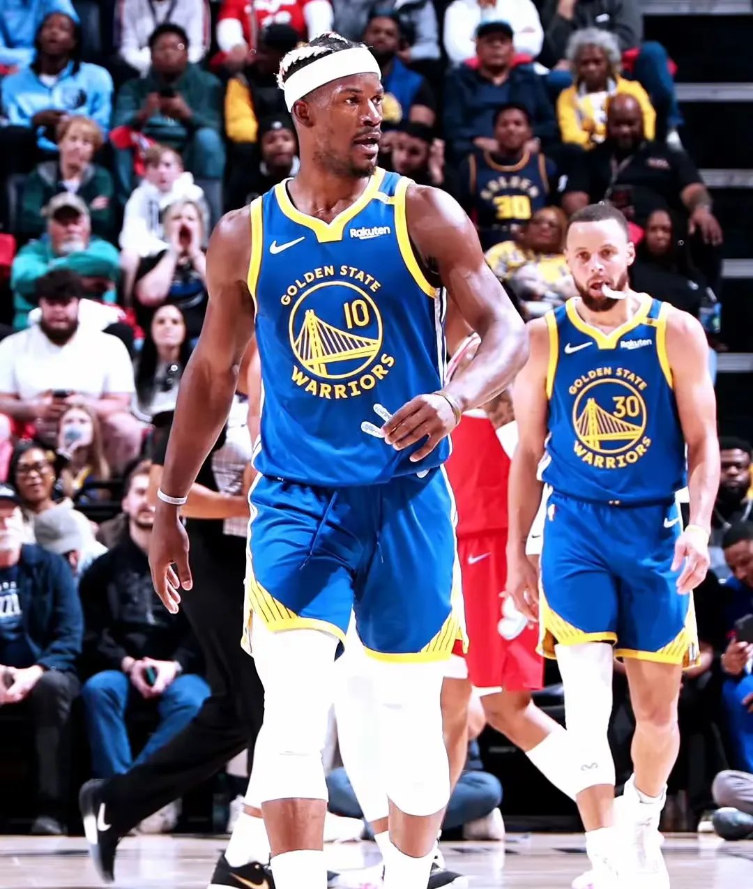 勇士对阵独行侠，西部豪强比拼谁主沉浮