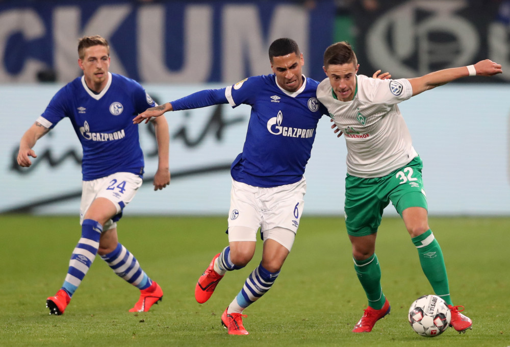 包含不莱梅队迎来平局比赛，保持不败战绩的词条