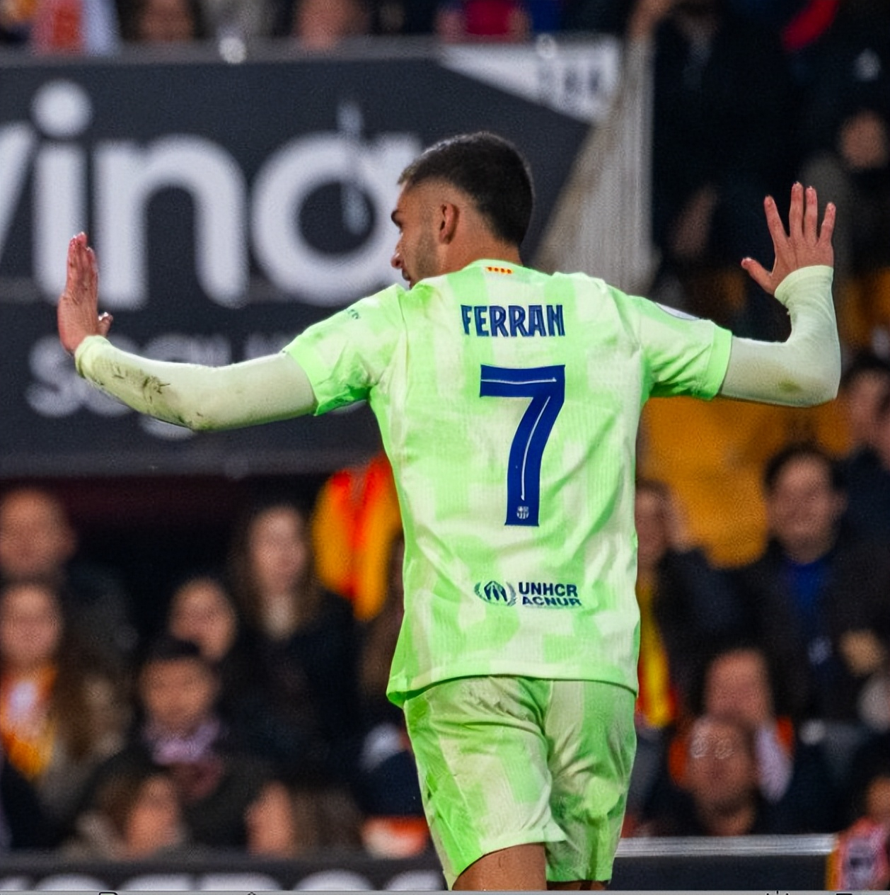 世俱杯改制-瓦伦西亚主场告捷,逆转击败对手夺得胜利