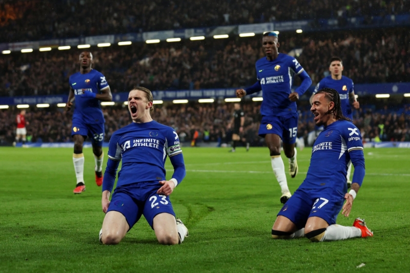 包含埃弗顿主场不敌对手，球队陷入低迷的词条