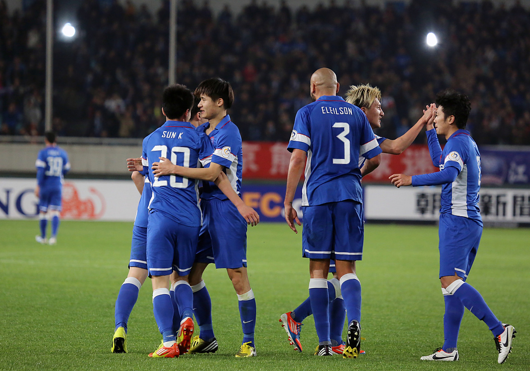 世俱杯时间-关于格拉纳达主场气氛热烈,士气高昂的信息