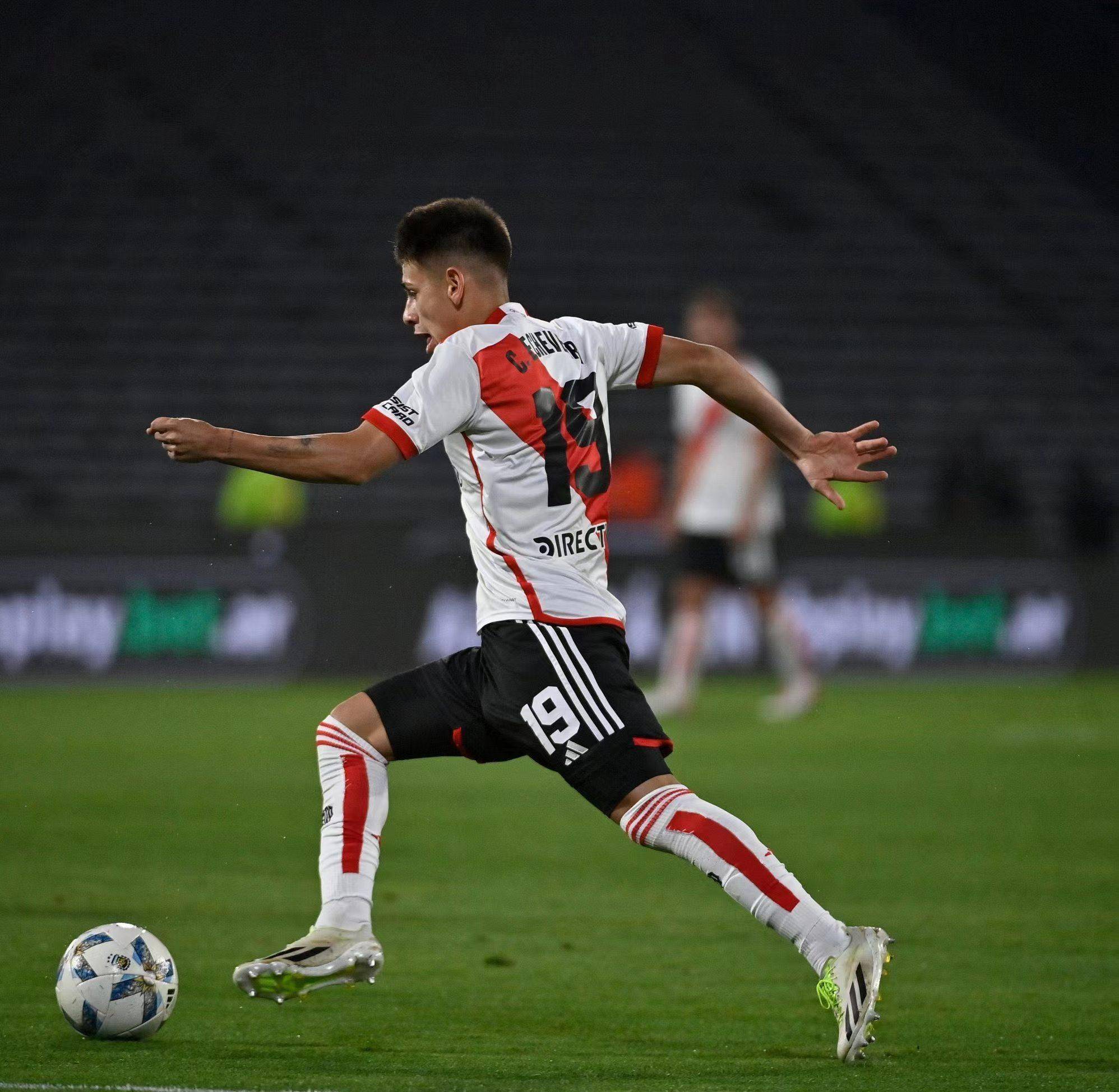 世俱杯官网-包含球员个人技术的提升备受瞩目的词条