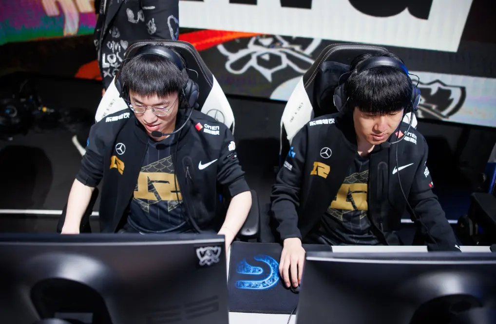 关于RNG翻盘C9,Lehends线上压制力十足宿敌对决四强赛,锁定晋级资格的信息 关于RNG翻盘C9,Lehends线上压制力十足宿敌对决四强赛,锁定晋级资格的信息