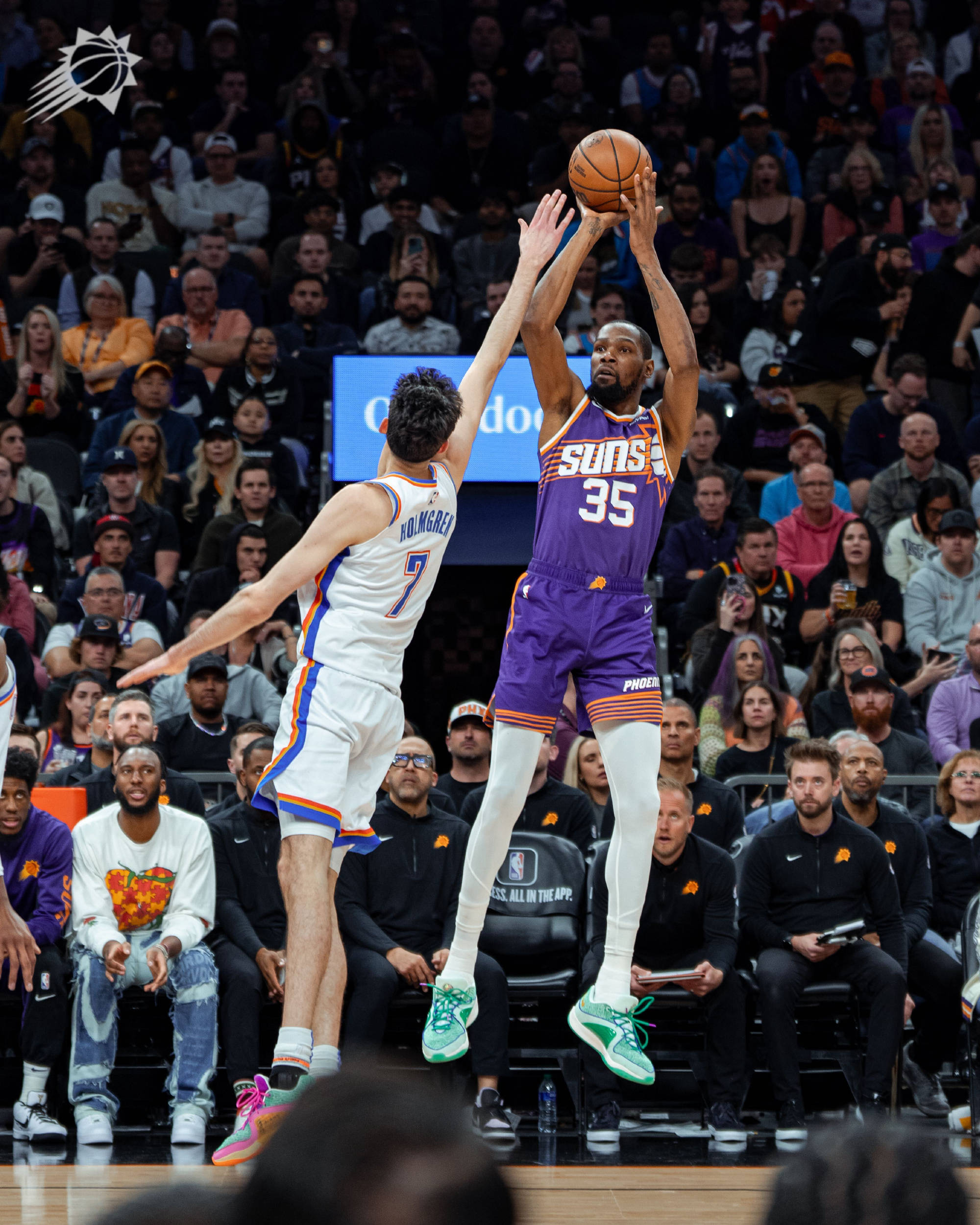 篮网队的明星球员在比赛中发挥关键作用 篮网队的明星球员在比赛中发挥关键作用