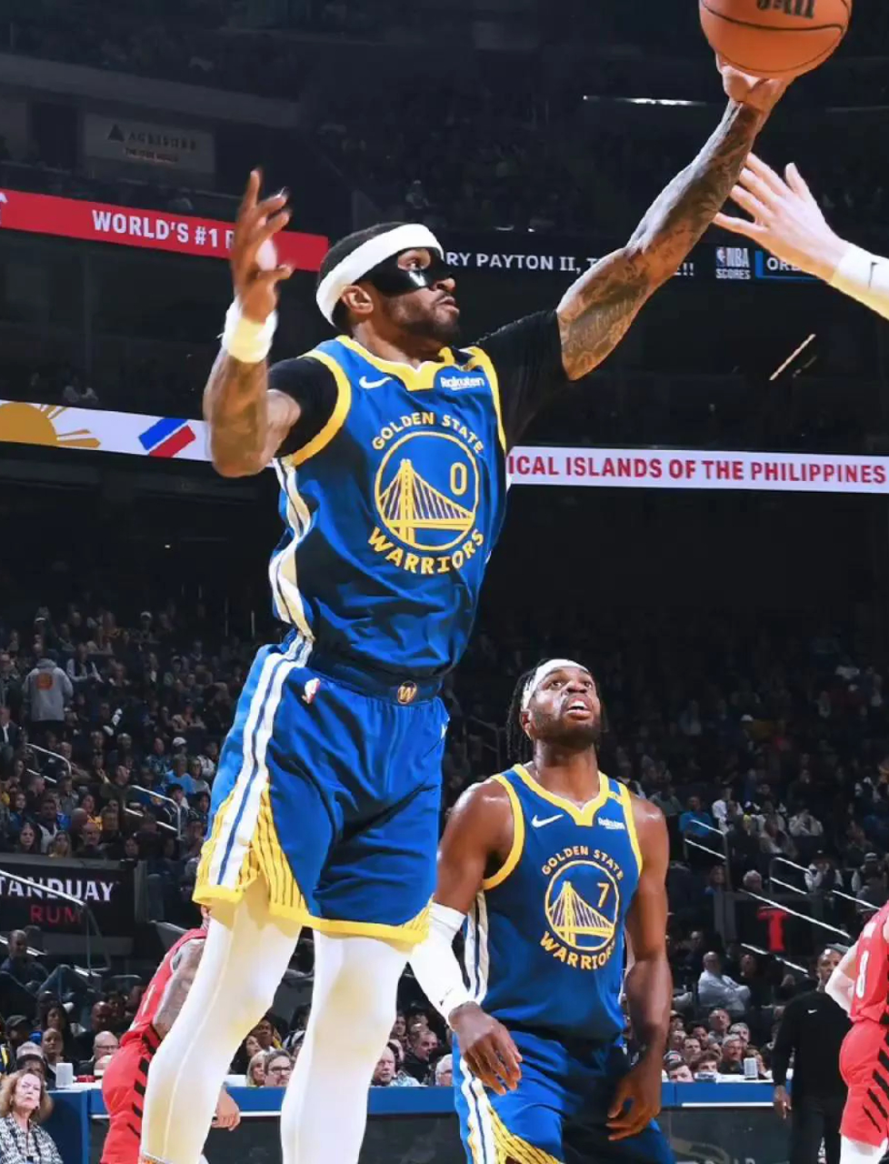 勇士队战胜开拓者，取得三连胜