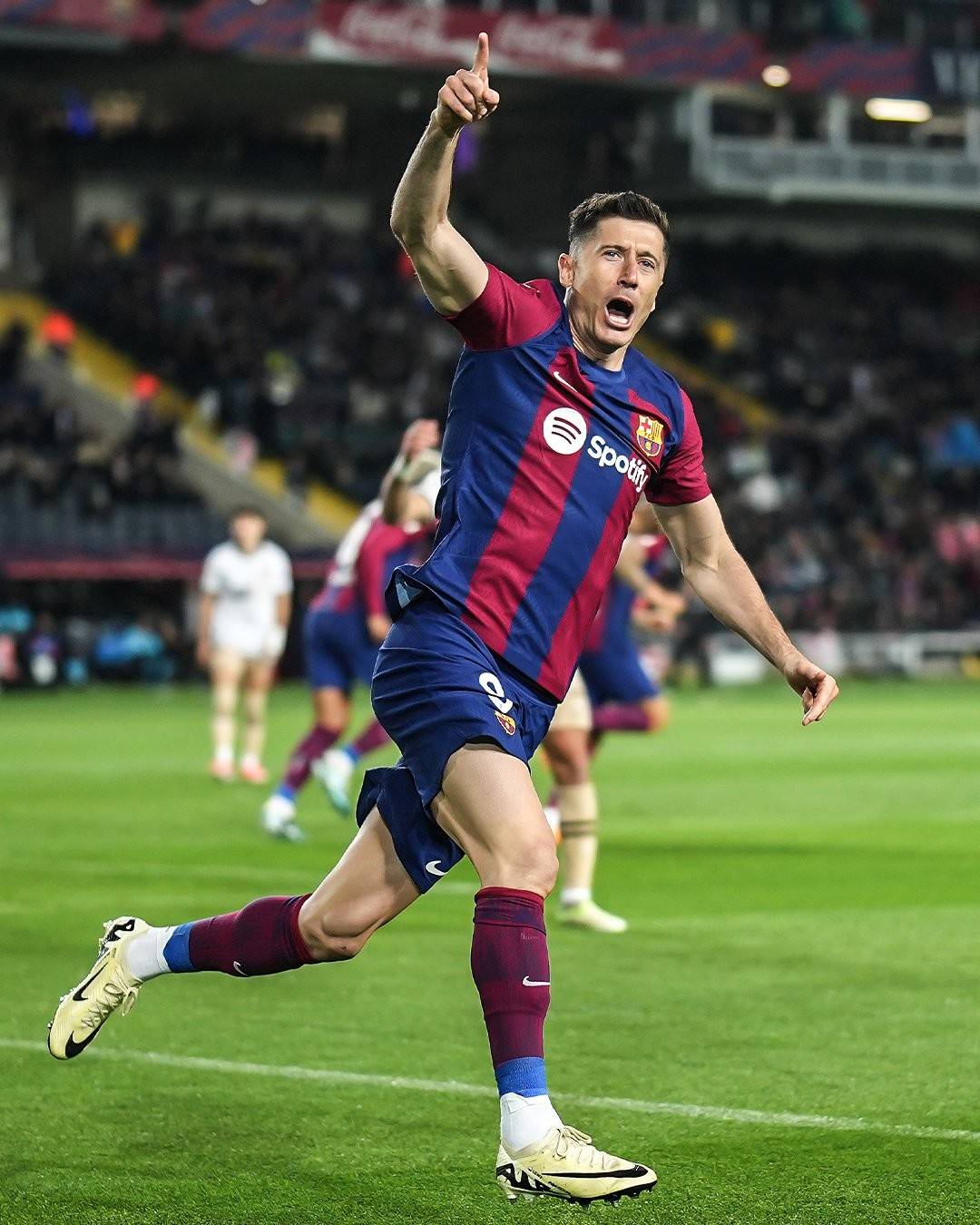 毕尔巴鄂主场失利,榜首位置受挑战 毕尔巴鄂主场失利,榜首位置受挑战