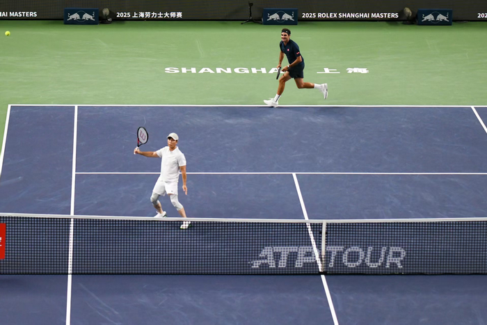 世俱杯直播-包含英国网球队爆冷世界网球队，费德勒关键制胜的词条