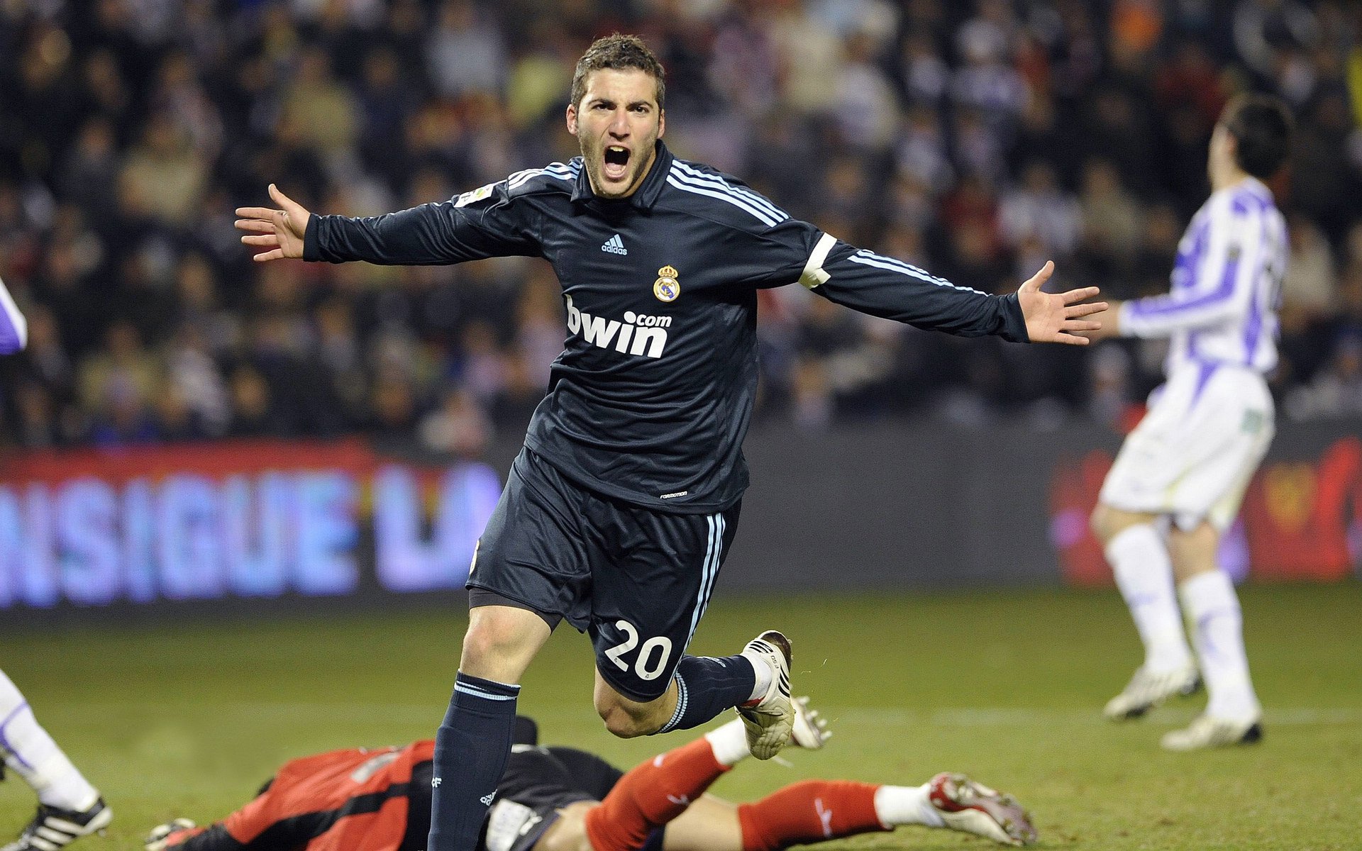 隔空对话，塔图姆主宰比赛走向，浙江队制霸骑士